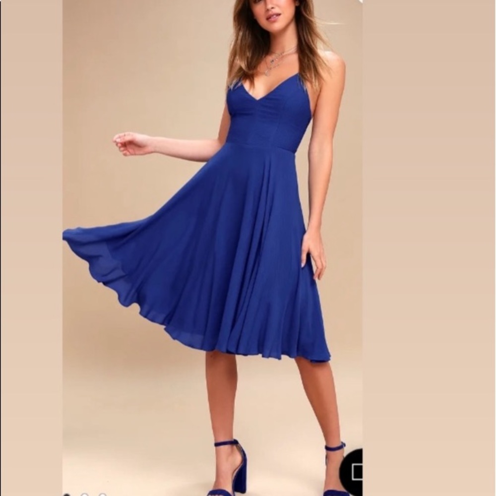 Lulu’s Troulos Lace-Up Back Midi Dress